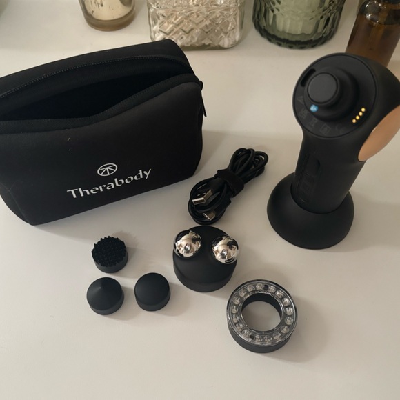 Theraface Pro by Therabody - Picture 3 of 7